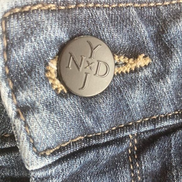 NYDJ denim lightweight dark wash straight leg jeans and capris size 6 - Picture 6 of 16